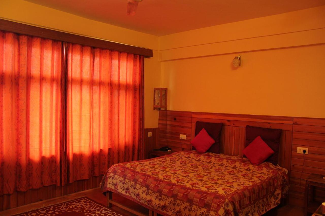 Pema Thang Hotel Kangra Exterior foto